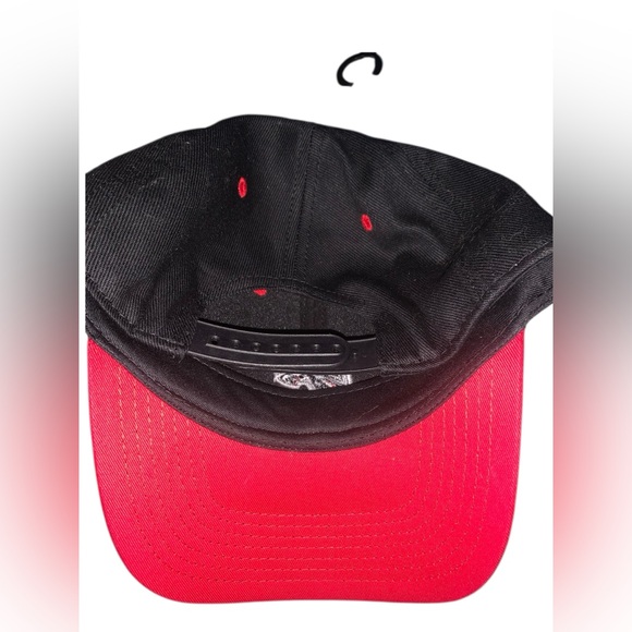 NFL Falcons Black Cap with Red Highlights youth size - Picture 2 of 4